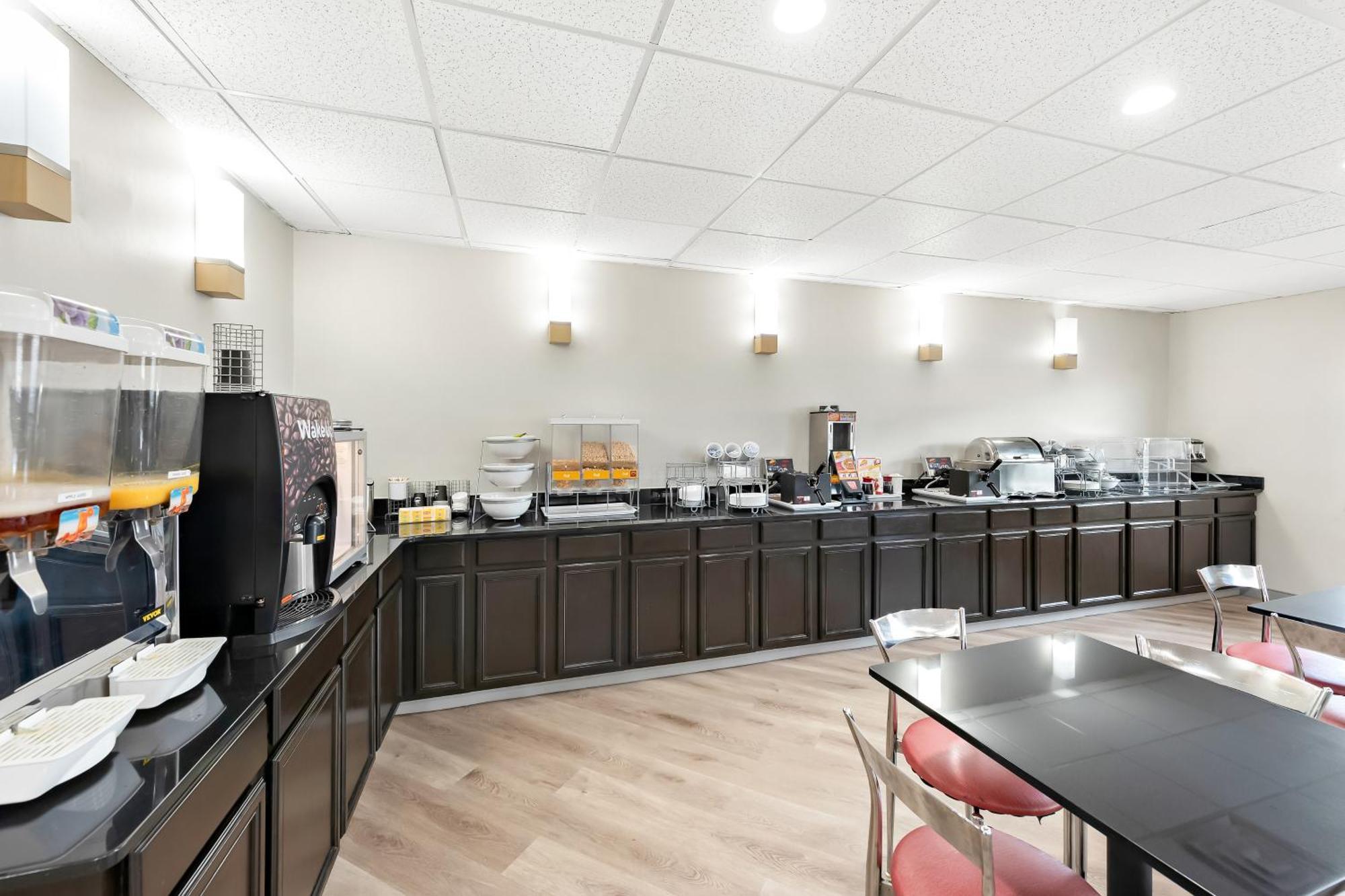 Comfort Suites Columbus Bagian luar foto