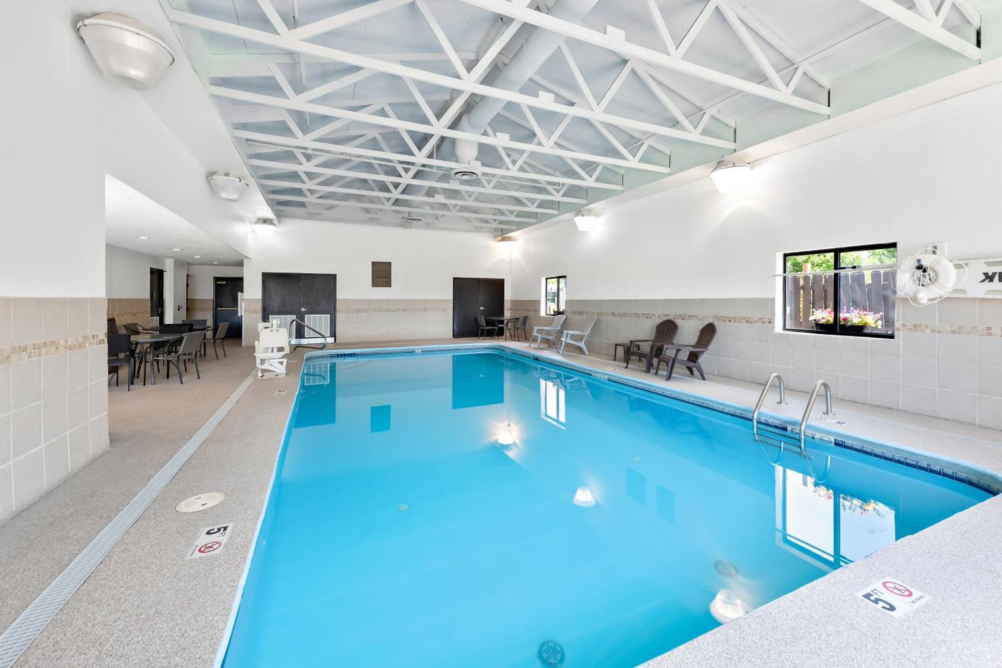Comfort Suites Columbus Bagian luar foto