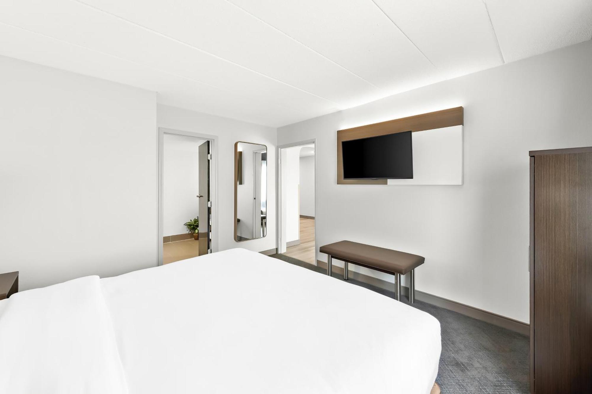 Comfort Suites Columbus Bagian luar foto