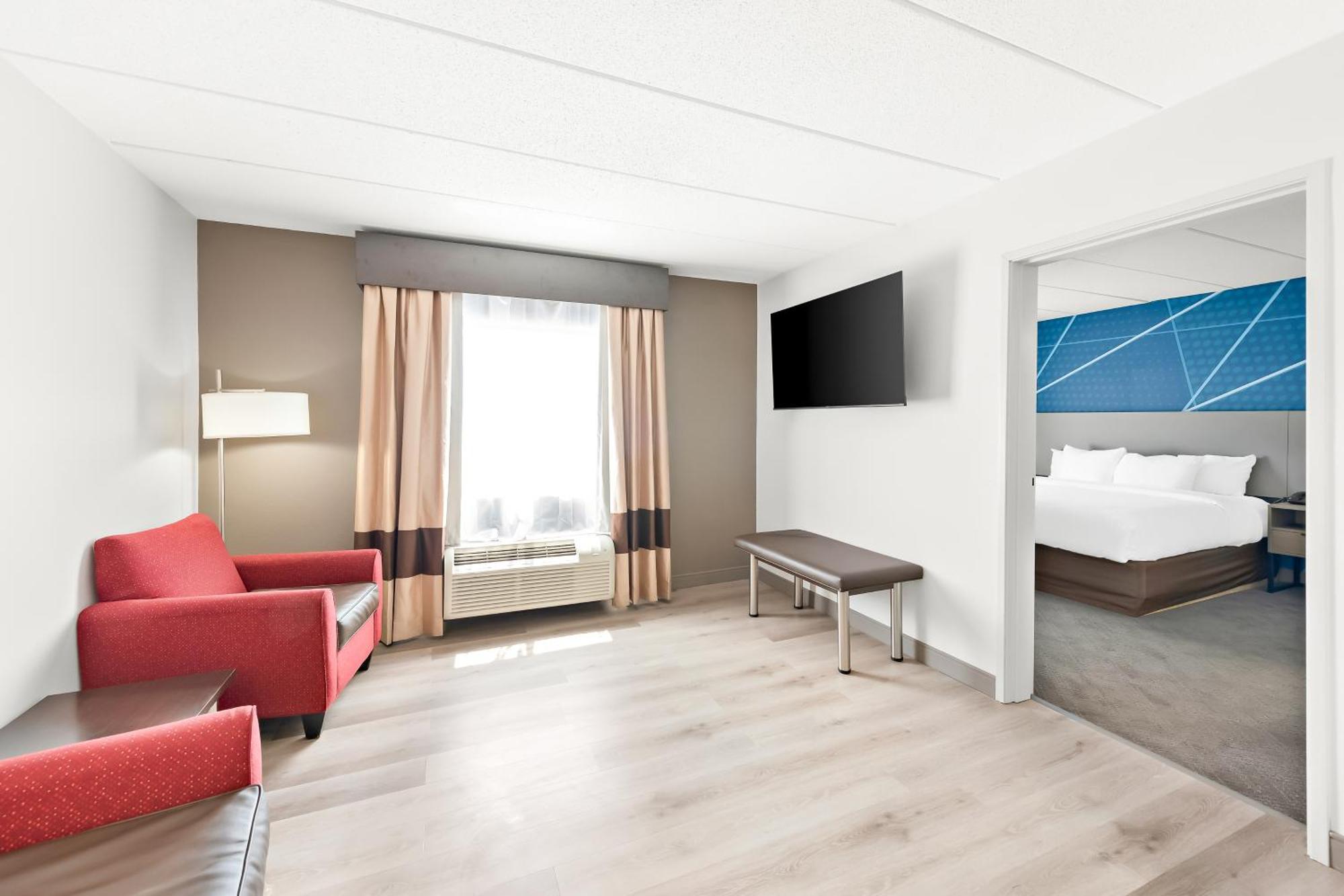 Comfort Suites Columbus Bagian luar foto