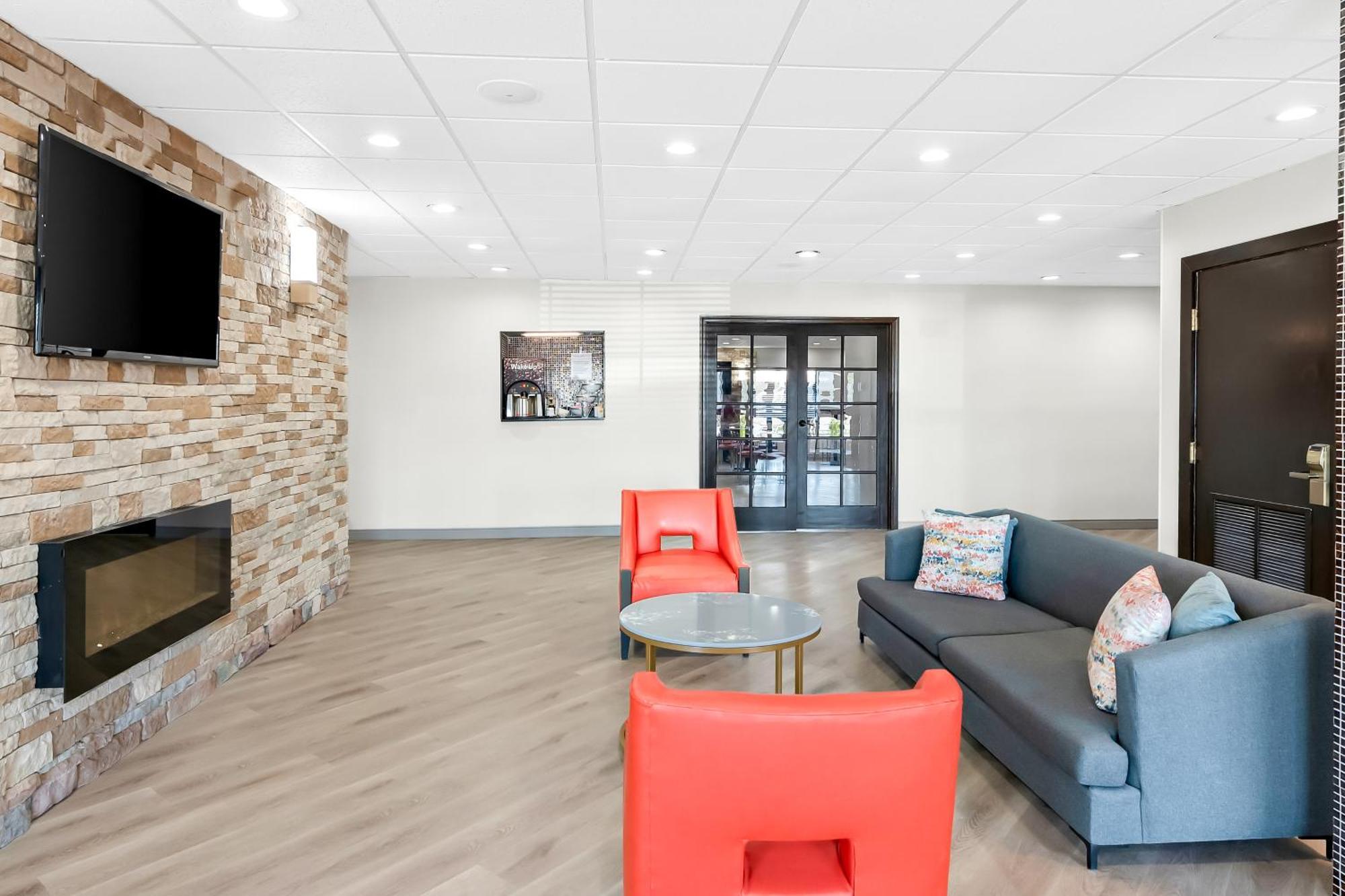 Comfort Suites Columbus Bagian luar foto
