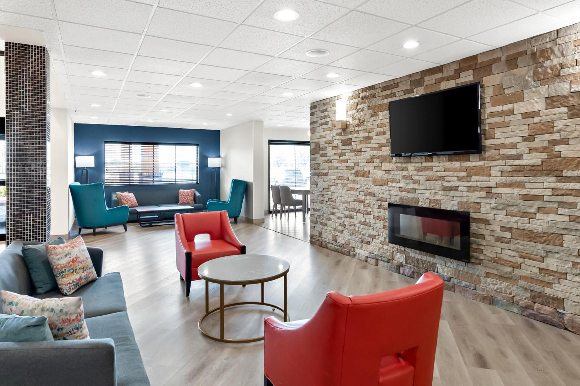 Comfort Suites Columbus Bagian luar foto