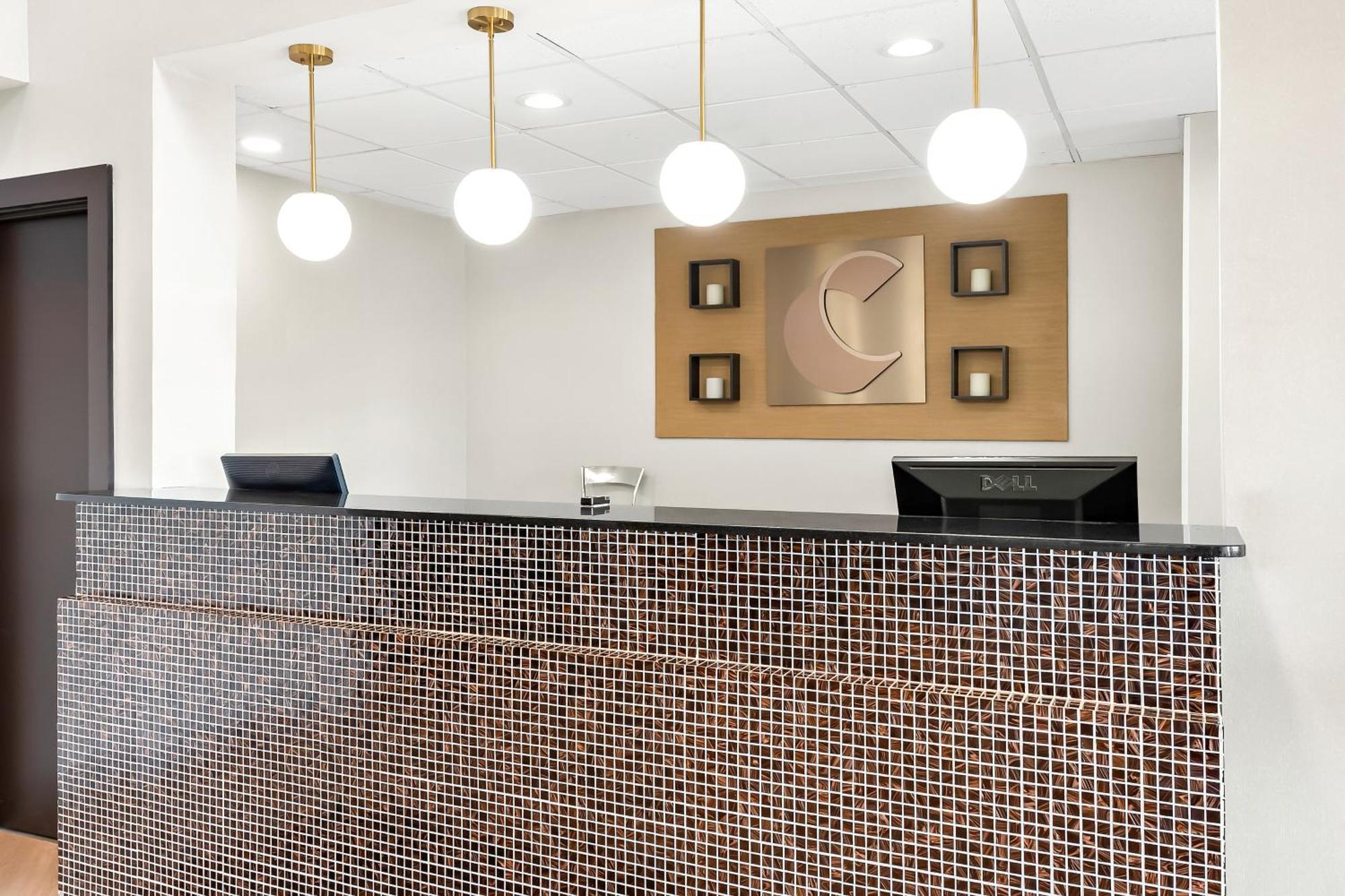 Comfort Suites Columbus Bagian luar foto