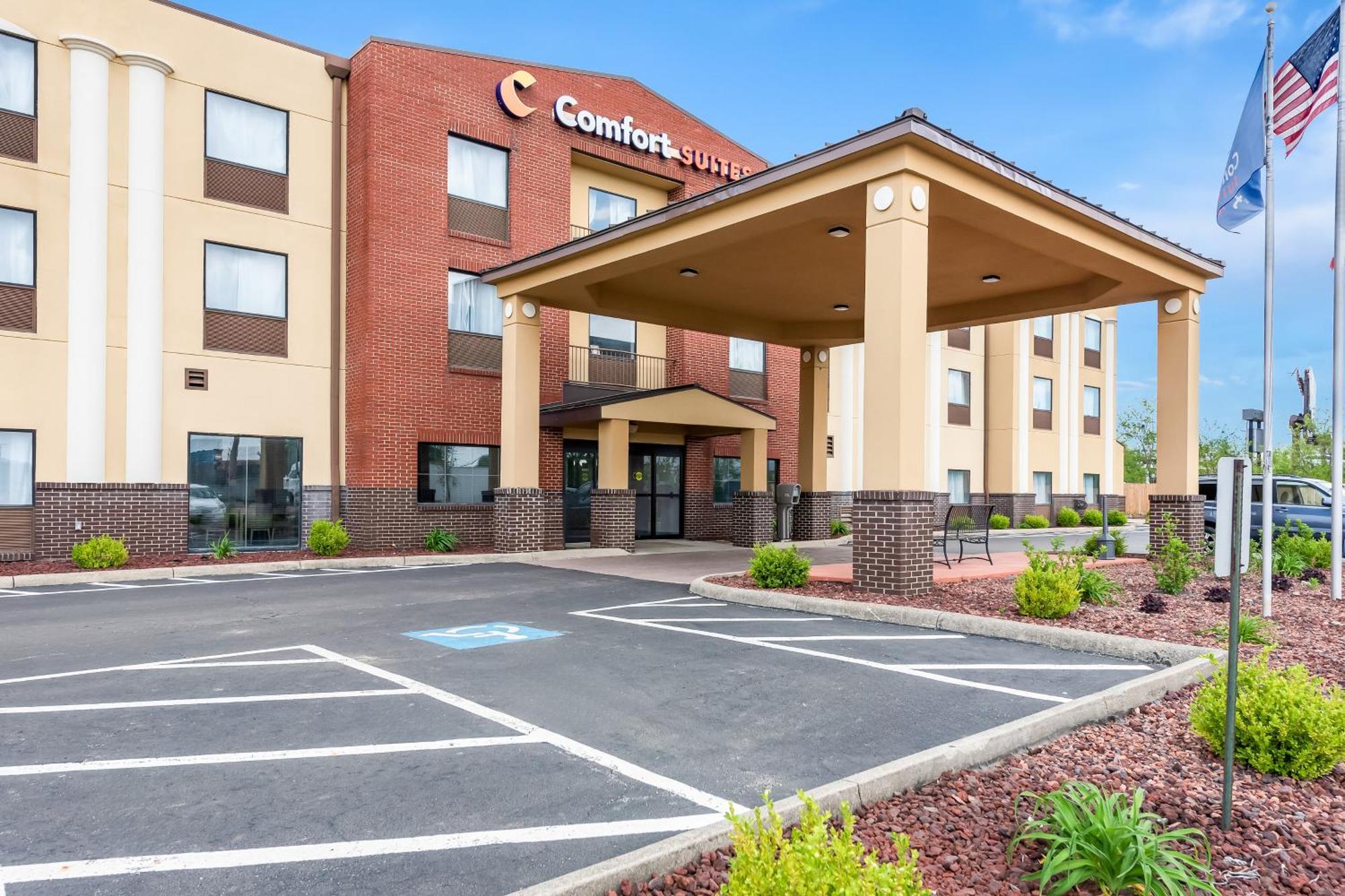 Comfort Suites Columbus Bagian luar foto