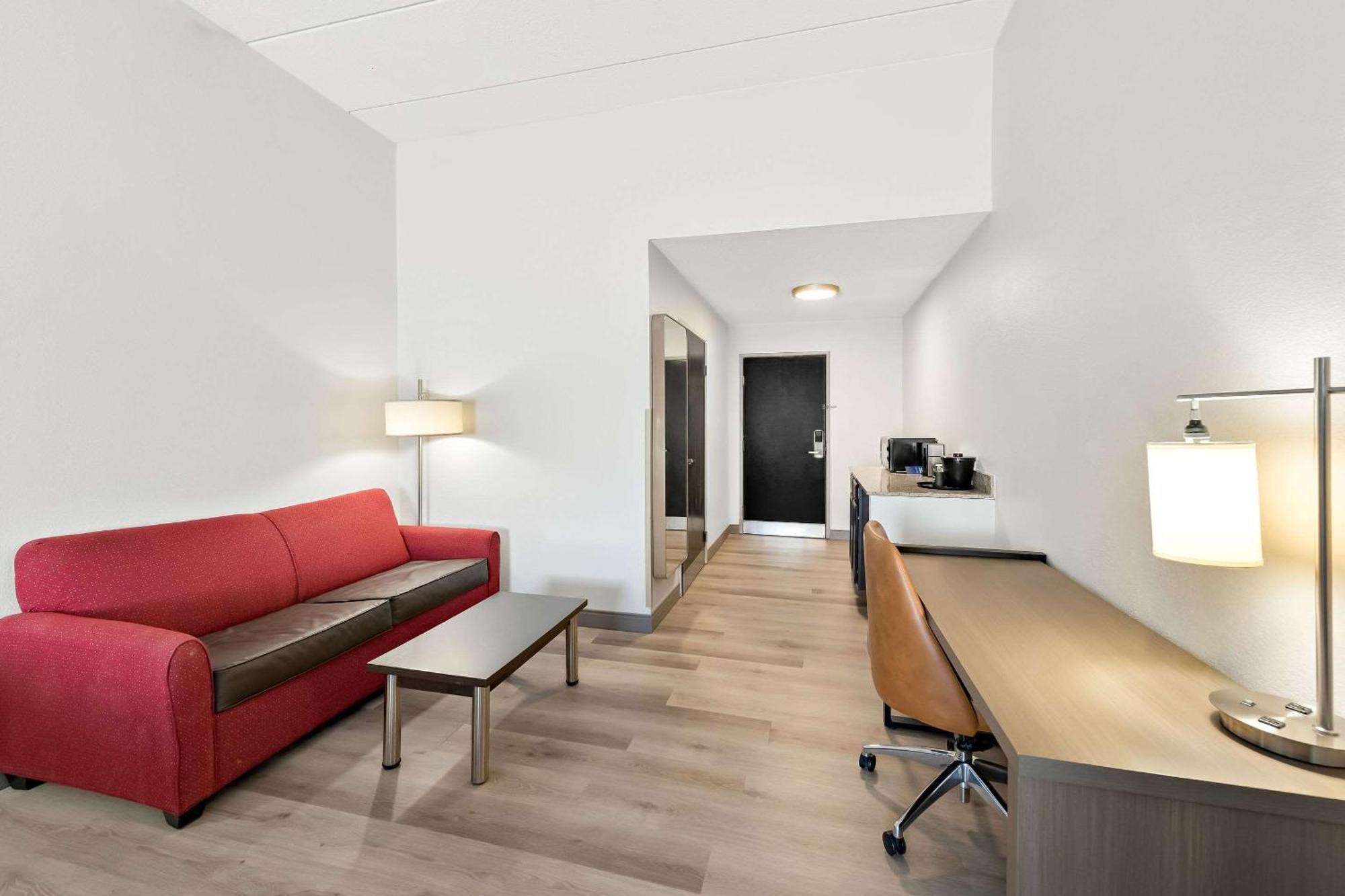Comfort Suites Columbus Bagian luar foto